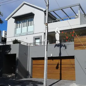 https://camps-bay-apartment.hotels-capetown.com