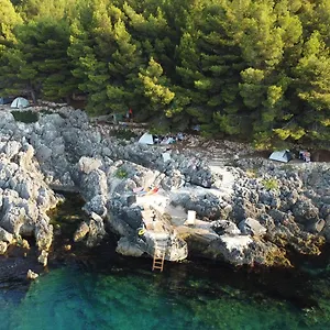 Pine Side Camp Luxe tent Himare