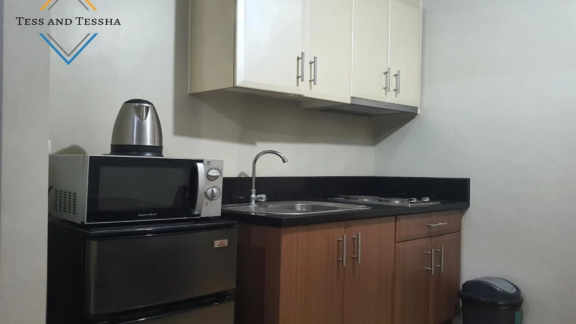 Tess And Tessha Condotel Near T3 Airport Manila Philippines